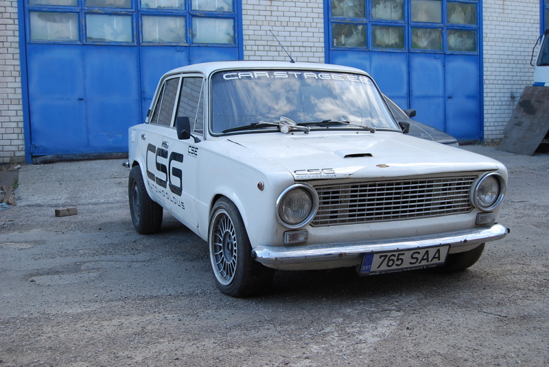 http://www.berg.planet.ee/lada/V8/six1.JPG